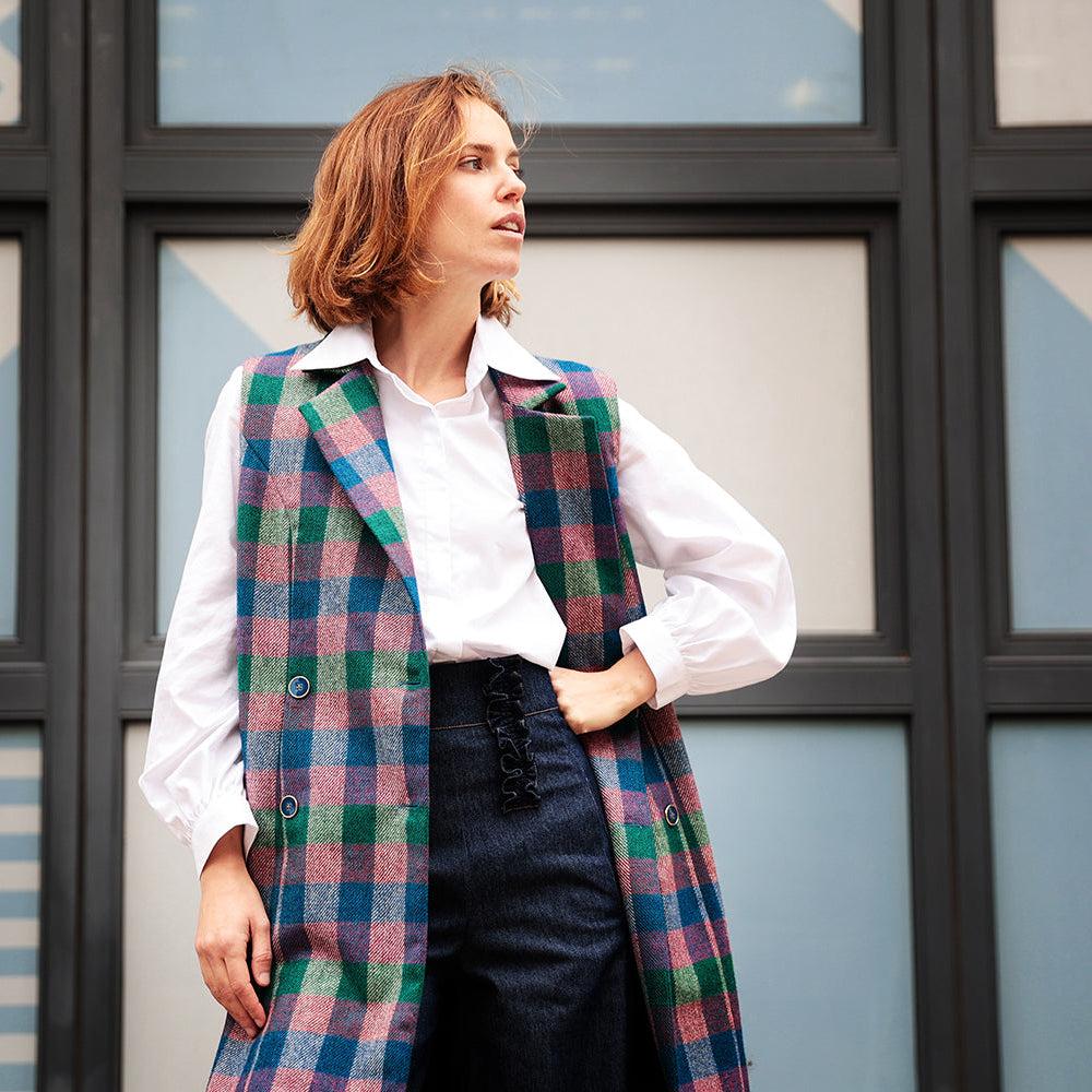 Seasonless Style: Breaking the Fast-Fashion Cycle